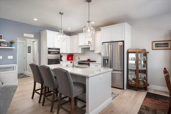 $724,900 | 329 River Pointe, La Crosse, WI 54601