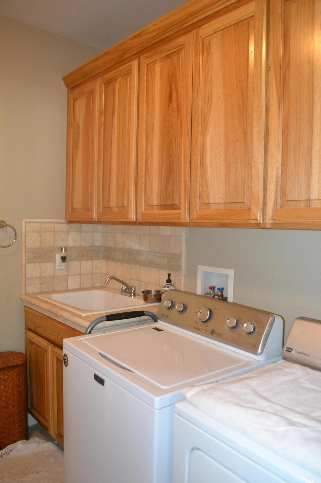 480-100 Belfast Road Litchfield, CA 96117 - Photo 50 of 100 a utility room with a sink