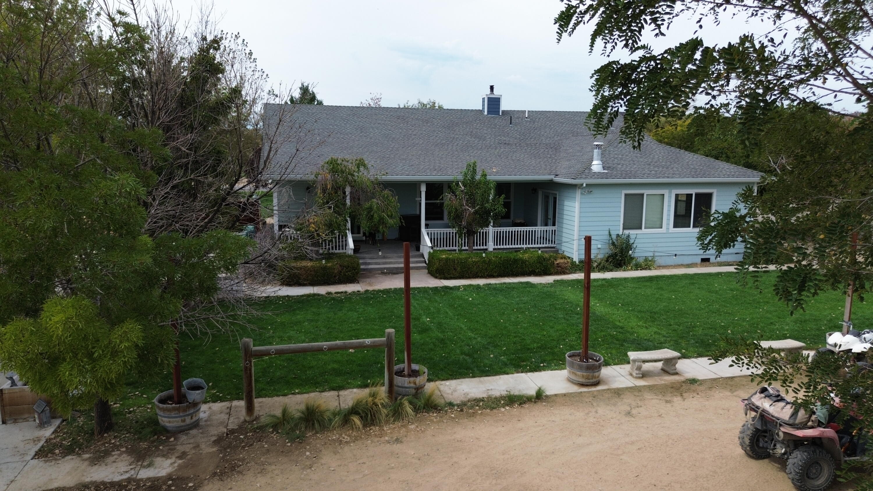 480-100 Belfast Road Litchfield, CA 96117 - Photo 60 of 100 a view of a house with backyard and garden