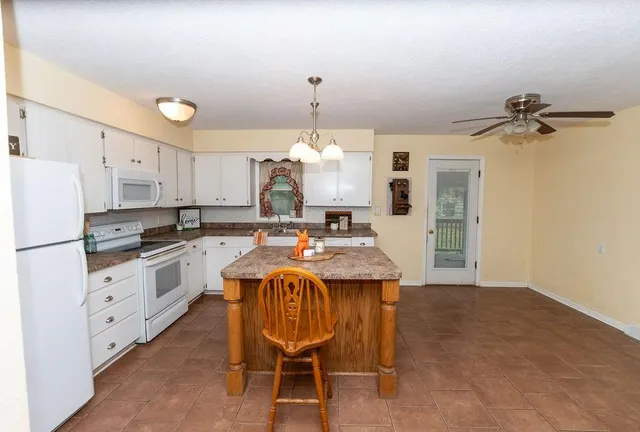 $200,000 | 106 South Clark Street, Adrian, MO 64720