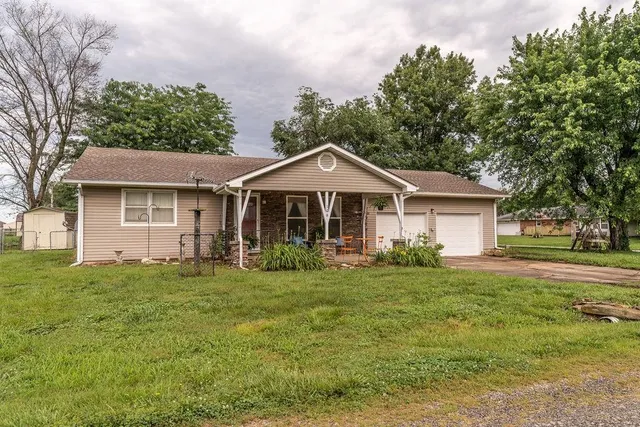$200,000 | 106 South Clark Street, Adrian, MO 64720