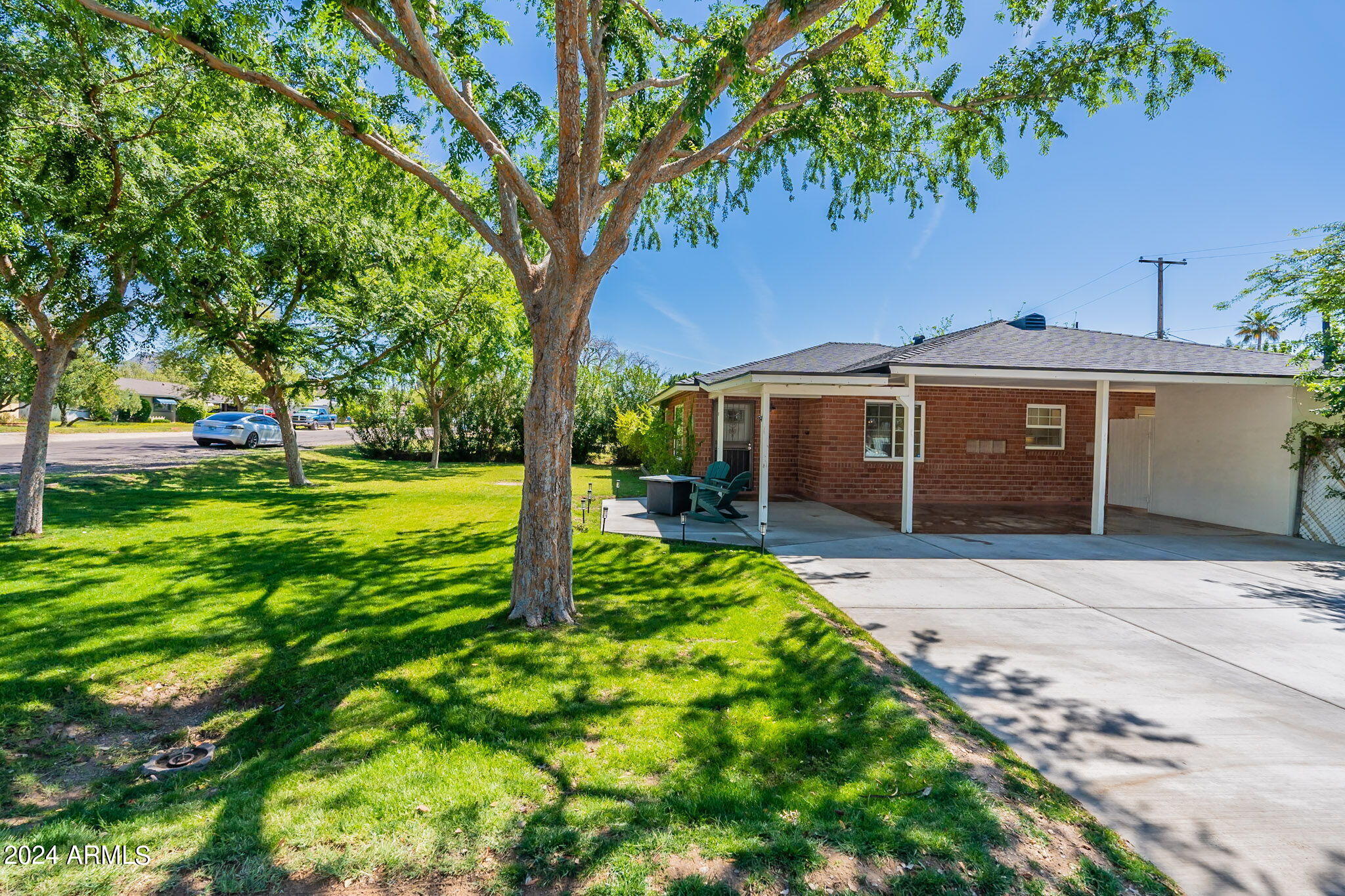 1821 East Bethany Home Road Phoenix, AZ 85016 - Photo 2 of 22 Front Carport