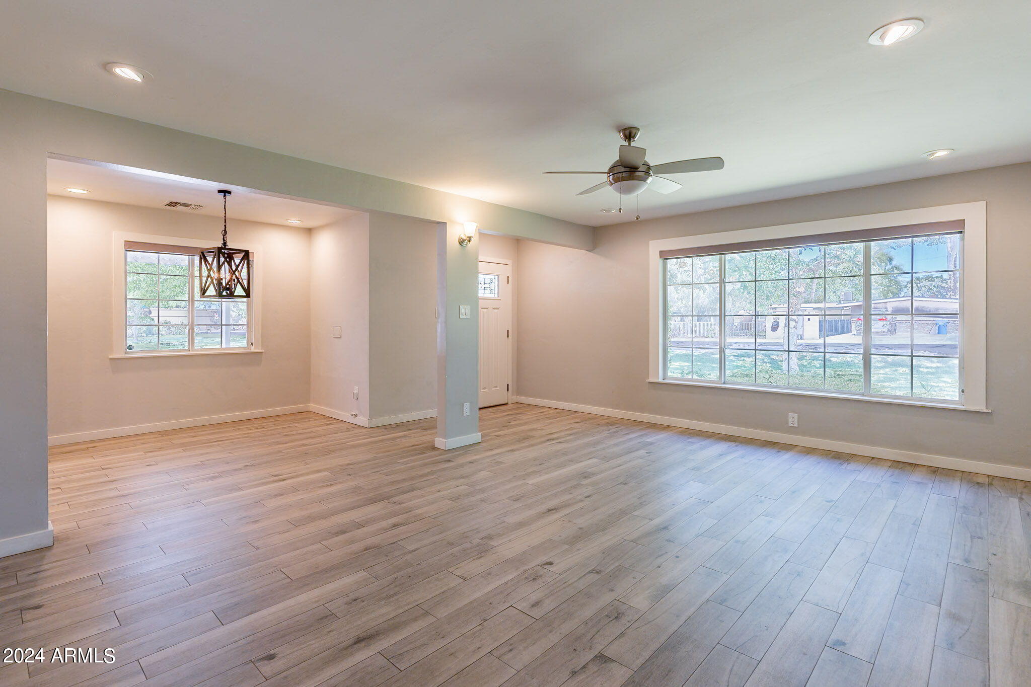 1821 East Bethany Home Road Phoenix, AZ 85016 - Photo 4 of 22 Living Room 2
