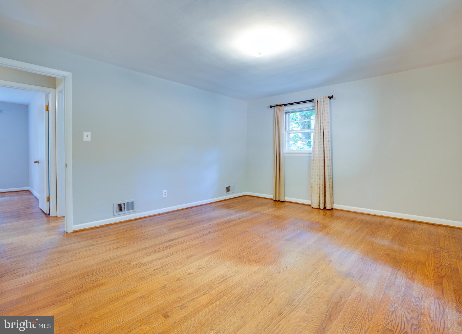 3725 Military Road Arlington, VA 22207 - Photo 14 of 33 Master bedroom