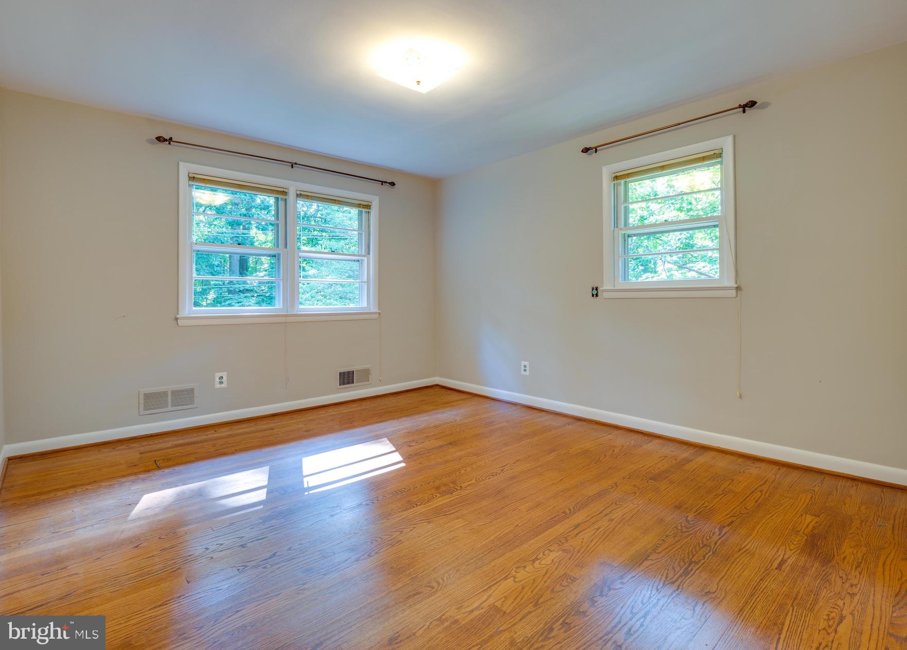 3725 Military Road Arlington, VA 22207 - Photo 16 of 33 Upper level bedroom #2