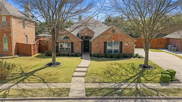 $488,000 | 220 Creekside Drive, Murphy, TX 75094