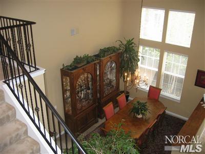 10 Ripley Way Novato, CA 94949 - Photo 4 of 12 Soaring Ceilings in Dining room for Elegant dining.