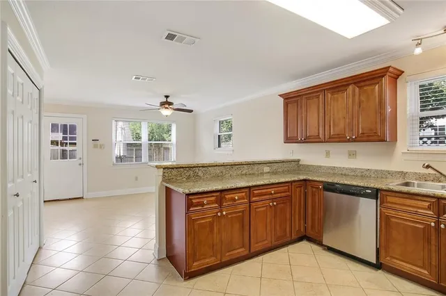 $2,400 | 348 West Robert E Lee Boulevard, New Orleans, LA 70124