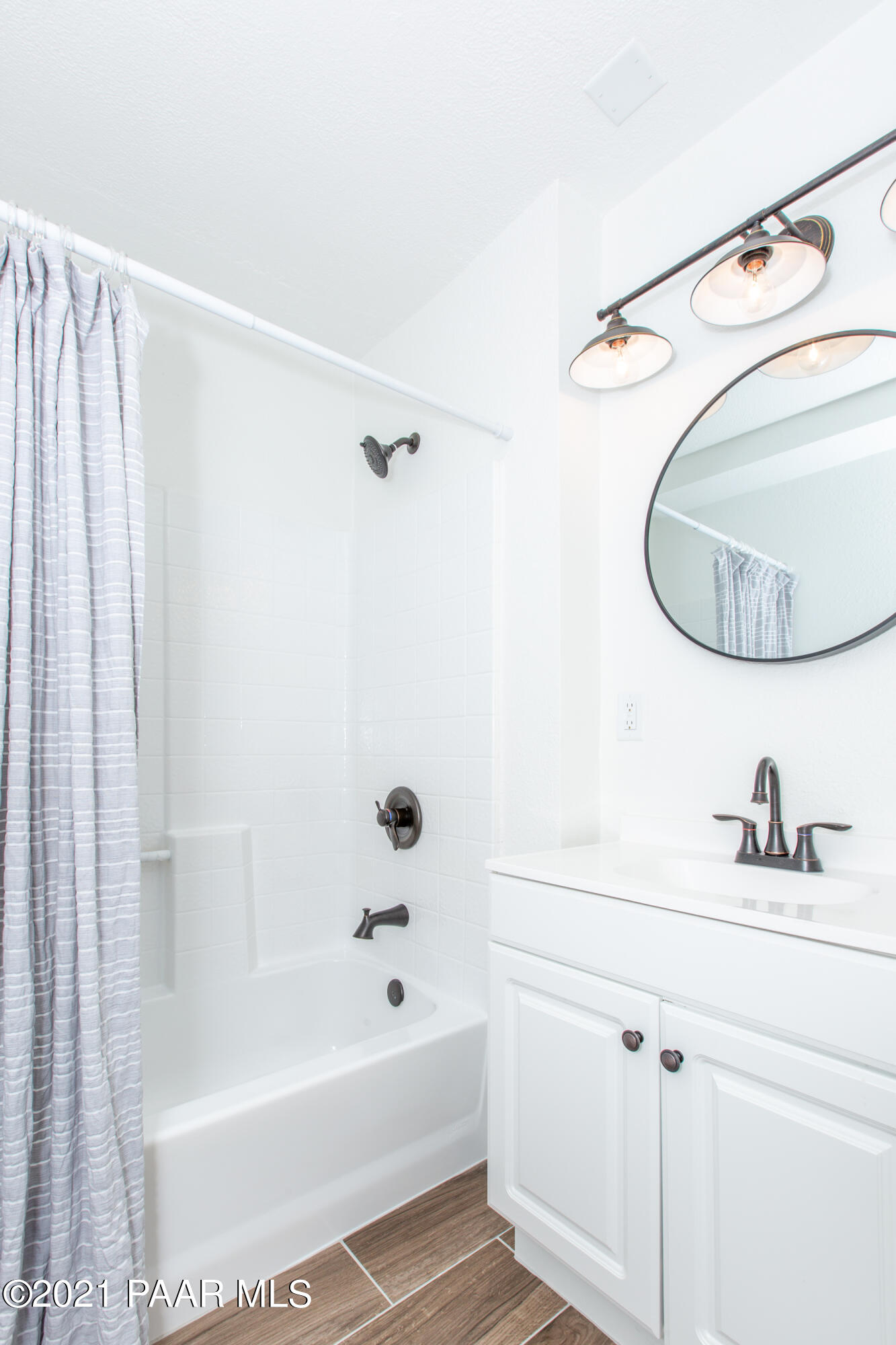 3575 North Tower Road Prescott Valley, AZ 86314 - Photo 27 of 30 2nd Master Bathroom