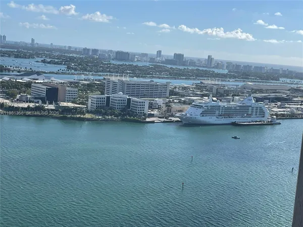 $473,000 | 335 South Biscayne Boulevard, Unit 3610, Miami, FL 33131