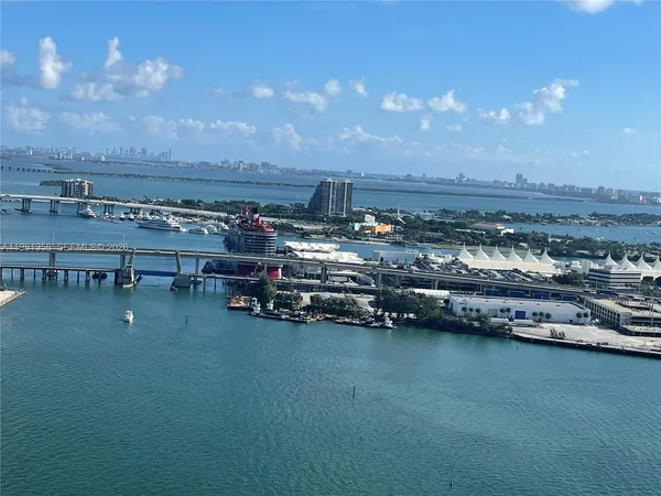 $473,000 | 335 South Biscayne Boulevard, Unit 3610, Miami, FL 33131