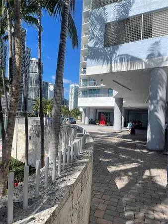 $473,000 | 335 South Biscayne Boulevard, Unit 3610, Miami, FL 33131