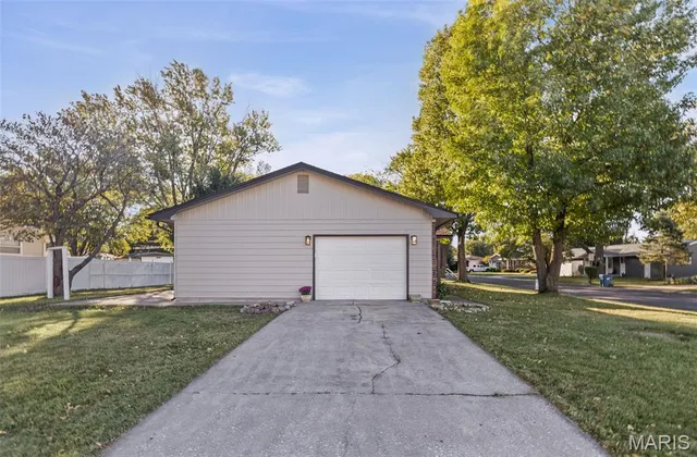 $225,900 | 201 Utah Place, Bethalto, IL 62010