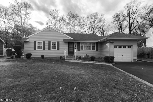 $525,000 | 169 Valley View Road, Hillside, NJ 07205