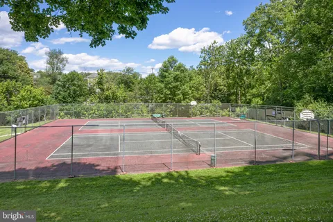 $274,900 | 10101 Grosvenor Place, Unit 2008, Rockville, MD 20852