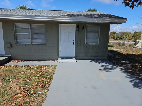 $1,100 | 815 Dundas Court, Unit A, Fort Pierce, FL 34950