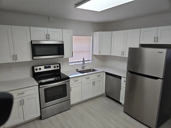 $1,100 | 815 Dundas Court, Unit A, Fort Pierce, FL 34950