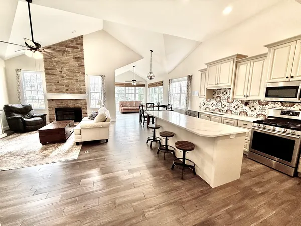 $595,000 | 1167 Kingsley Lane, Aurora, IL 60505