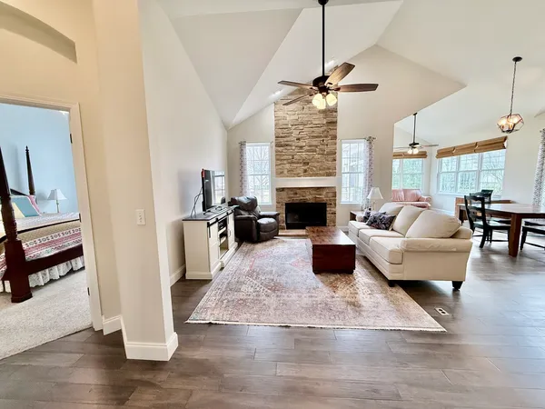 $595,000 | 1167 Kingsley Lane, Aurora, IL 60505