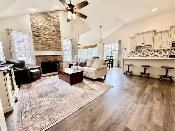 $595,000 | 1167 Kingsley Lane, Aurora, IL 60505