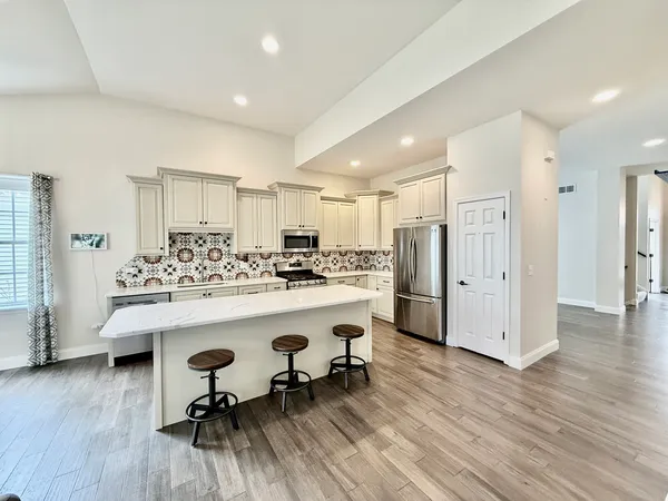 $595,000 | 1167 Kingsley Lane, Aurora, IL 60505