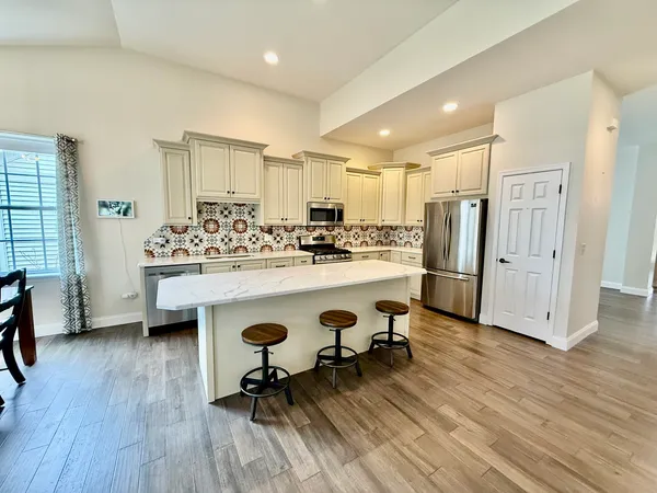 $595,000 | 1167 Kingsley Lane, Aurora, IL 60505