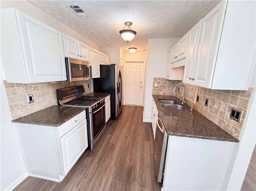 13331 Harpley Court Alpharetta, GA 30004 - Photo 2 of 20