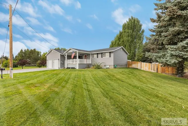 $450,000 | 554 North Park, Shelley, ID 83274