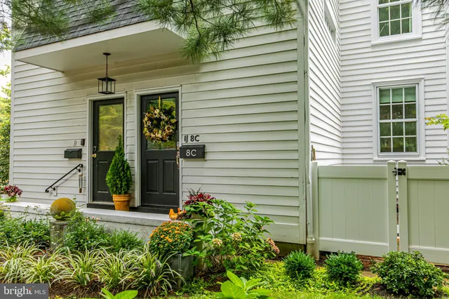 $965,000 | 8 Greenholm Street, Unit 3, Princeton, NJ 08540