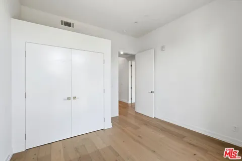 $7,500 | 1041 North Spaulding Avenue, Unit 203, Los Angeles, CA 90046