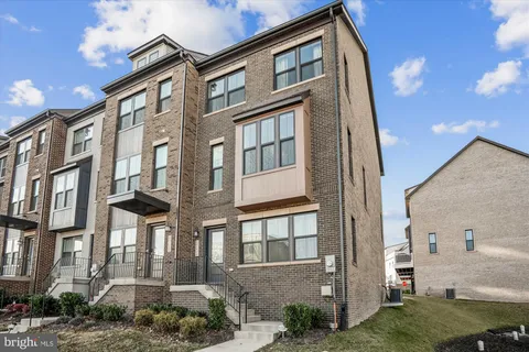 $529,990 | 6732 Belcrest Road, Hyattsville, MD 20782