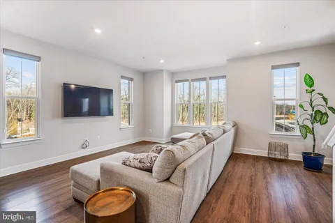 $540,312 | 6732 Belcrest Road, Hyattsville, MD 20782