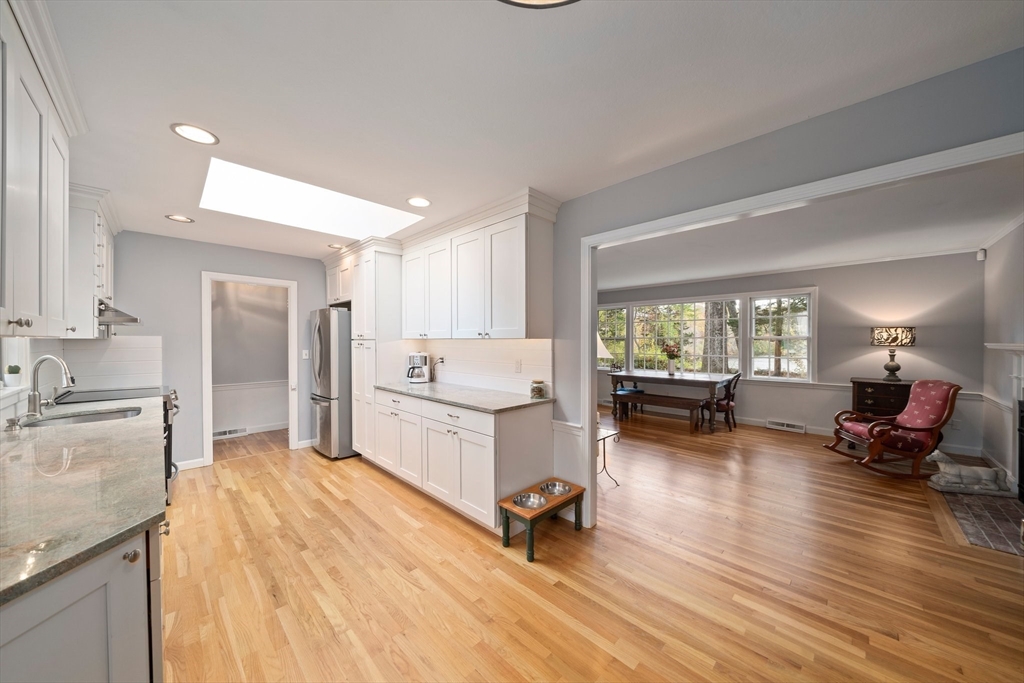61 Damons Point Road Marshfield, MA 02050 - Photo 9 of 42 Gallery Image 9
