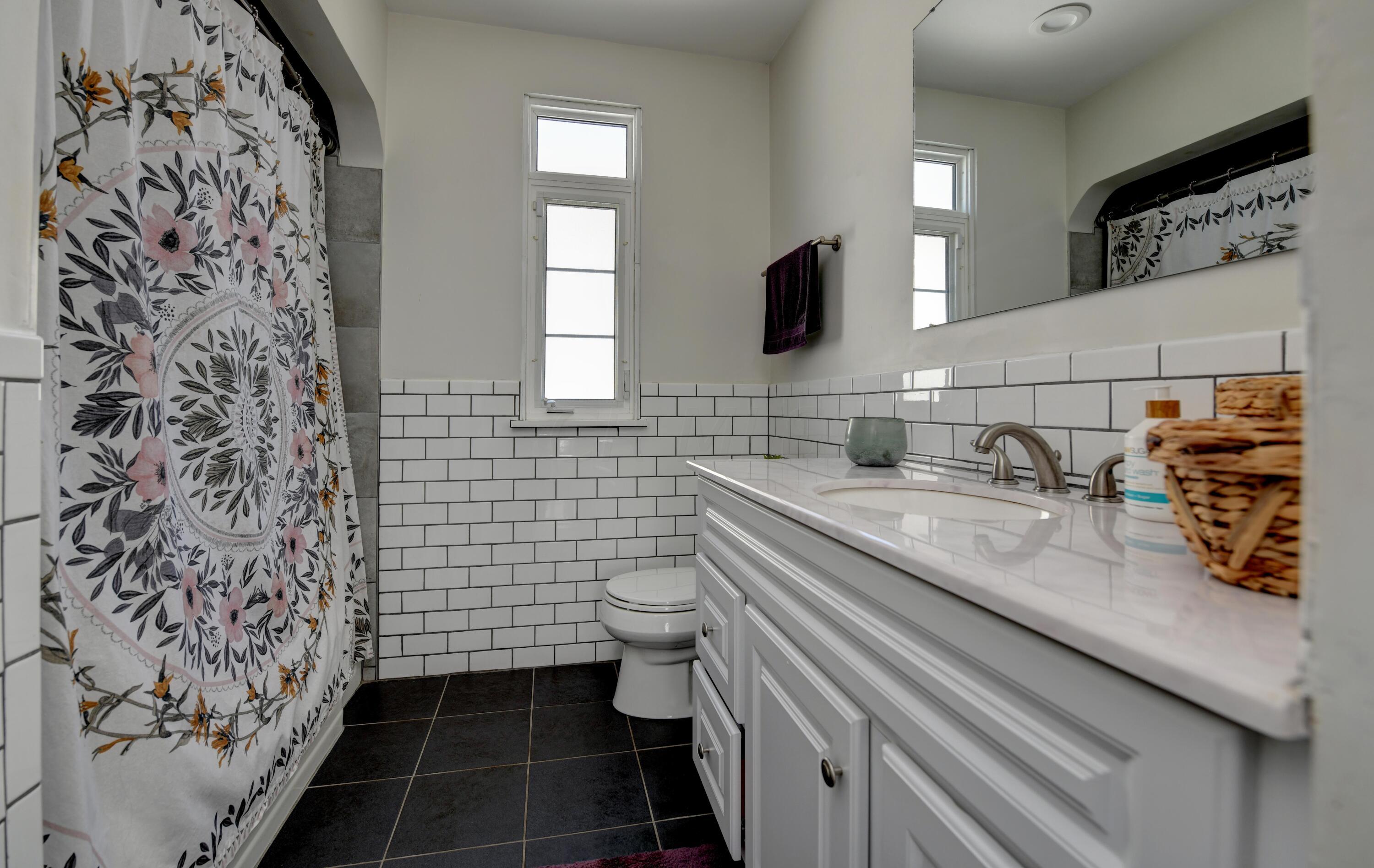 642 Salisbury Road Columbus, OH 43204 - Photo 15 of 32 Bath (2)