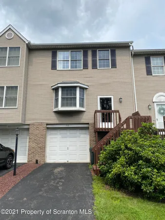 $2,000 | 32 Briarwood Way, Clarks Summit, PA 18411