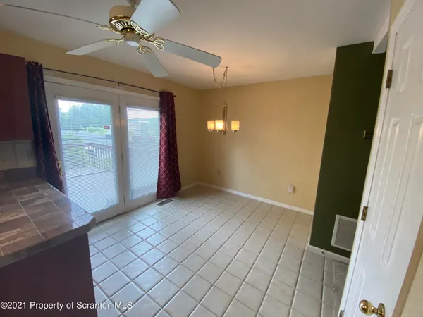 $2,000 | 32 Briarwood Way, Clarks Summit, PA 18411