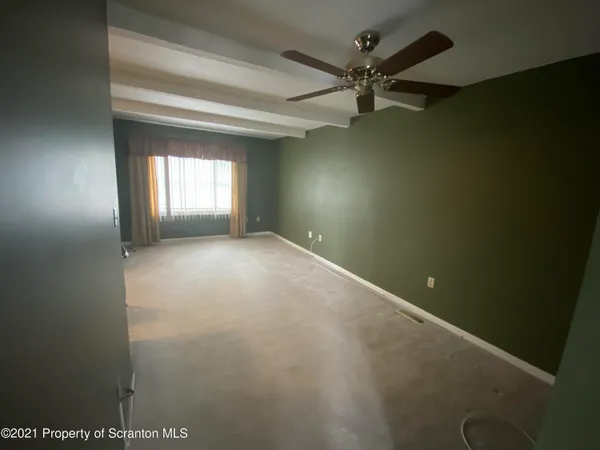$2,000 | 32 Briarwood Way, Clarks Summit, PA 18411