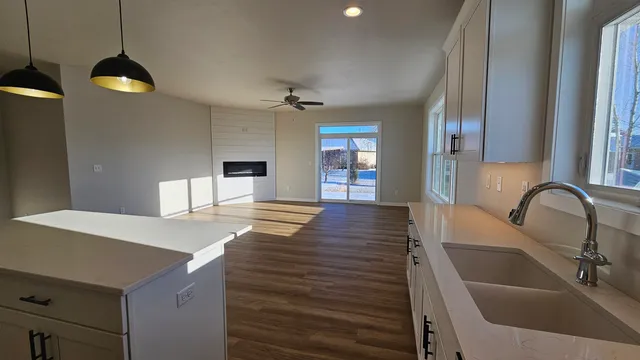 $414,900 | 706 Tambour Court, De Pere, WI 54115