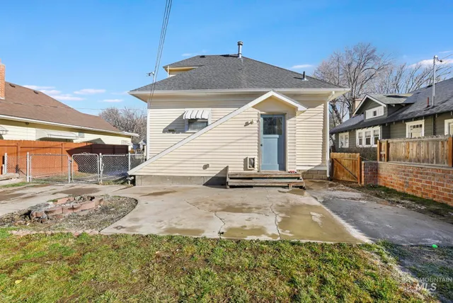 $365,000 | 242 8th Avenue East, Twin Falls, ID 83301