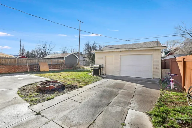 $365,000 | 242 8th Avenue East, Twin Falls, ID 83301