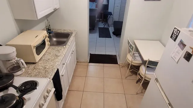 $1,800 | 324 Indiana Street, Hollywood, FL 33019