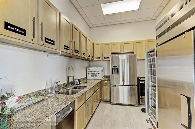 $5,000 | 2640 Lake Shore Drive, Unit 2211, Riviera Beach, FL 33404