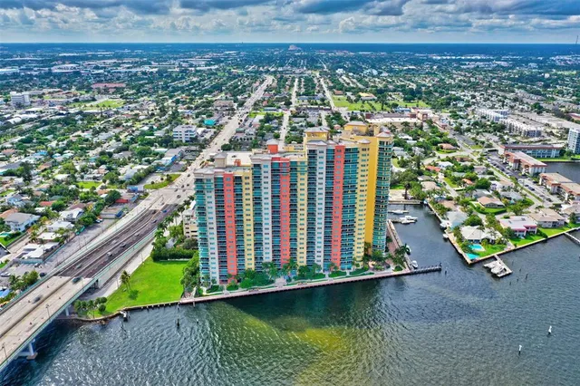 $5,000 | 2640 Lake Shore Drive, Unit 2211, Riviera Beach, FL 33404