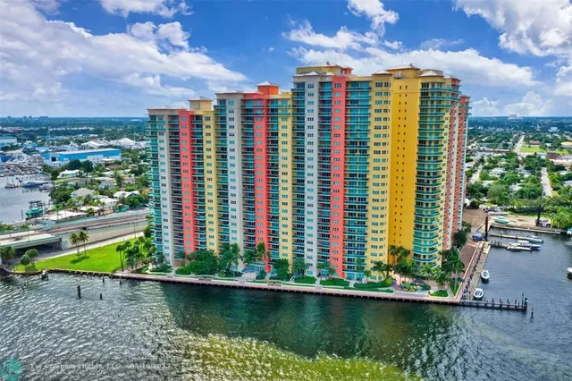 $5,000 | 2640 Lake Shore Drive, Unit 2211, Riviera Beach, FL 33404