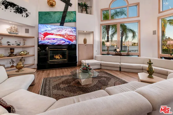 $4,220,000 | 13023 Aguamarina, San Diego, CA 92128
