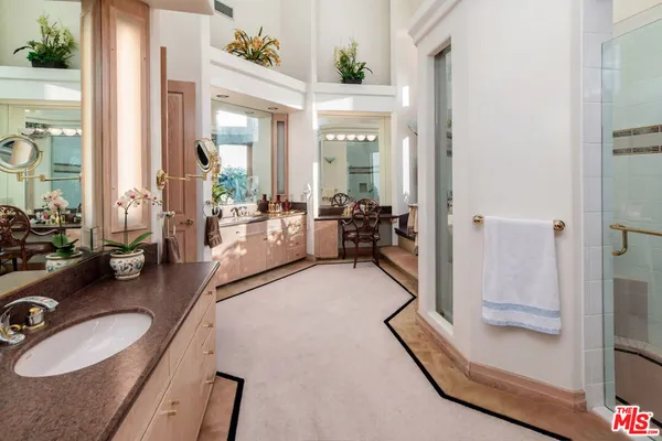 $4,220,000 | 13023 Aguamarina, San Diego, CA 92128