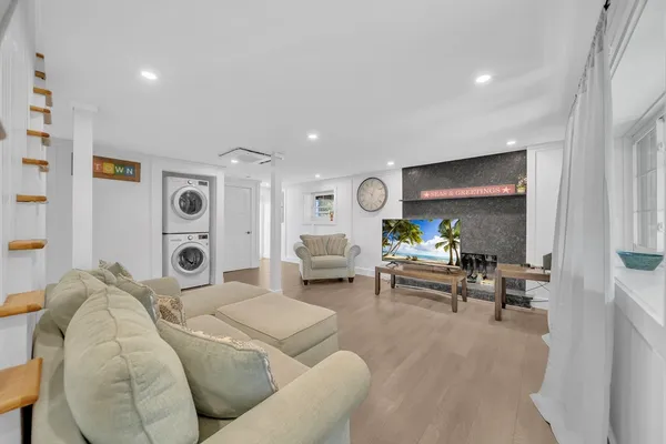 $1,199,000 | 35 Holbrook Avenue, Wellfleet, MA 02667