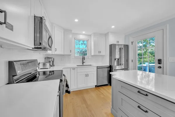 $1,199,000 | 35 Holbrook Avenue, Wellfleet, MA 02667