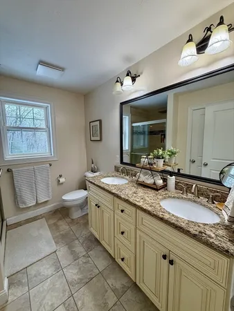 $879,900 | 680 Reservoir Street, Holden, MA 01520