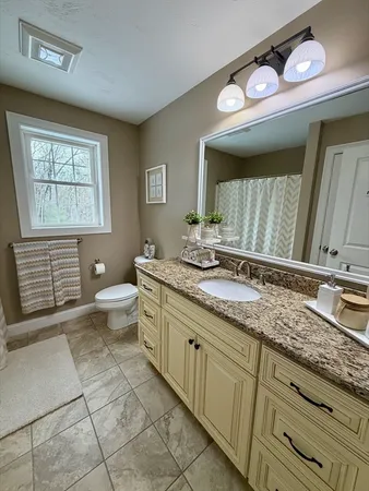 $879,900 | 680 Reservoir Street, Holden, MA 01520
